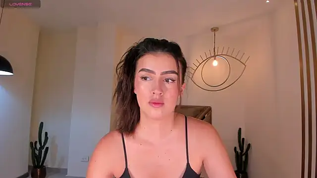 PaulinaSantos  online show from May 3, 2026, 5:19 pm