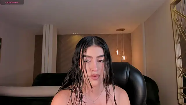 PaulinaSantos  online show from June 12, 2026, 8:41 pm