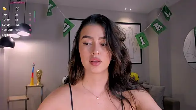PaulinaSantos  online show from June 14, 2026, 5:26 pm