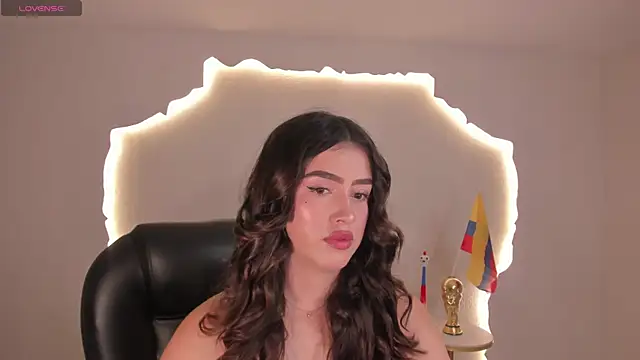 PaulinaSantos  online show from June 20, 2026, 8:22 pm