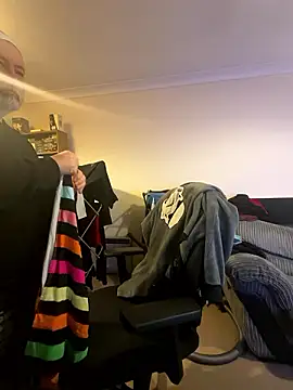 Snapshot of LondonTeffy chatting on December 3, 2024, 10:29 pm LondonTeffy online show from December 3, 2024, 10:29 pm