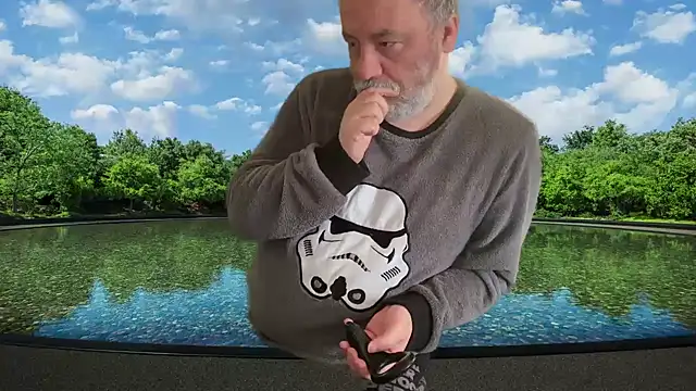 Snapshot of LondonTeffy chatting on December 6, 2024, 9:32 am LondonTeffy online show from December 6, 2024, 9:32 am