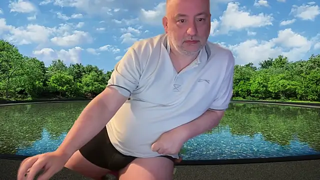 Snapshot of LondonTeffy chatting on December 9, 2024, 10:09 pm LondonTeffy online show from December 9, 2024, 10:09 pm