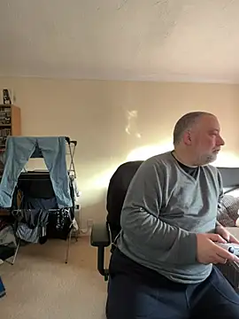 Snapshot of LondonTeffy chatting on December 23, 2024, 10:10 am LondonTeffy online show from December 23, 2024, 10:10 am