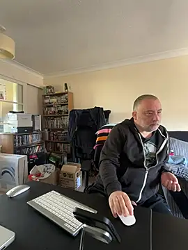 Snapshot of LondonTeffy chatting on March 14, 2025, 12:51 pm LondonTeffy online show from March 14, 2025, 12:51 pm