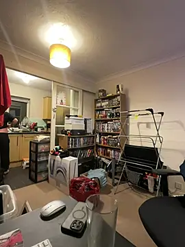 Snapshot of LondonTeffy chatting on March 20, 2025, 10:18 pm LondonTeffy online show from March 20, 2025, 10:18 pm