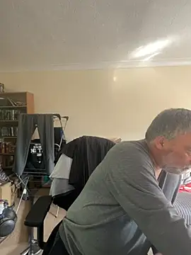 Snapshot of LondonTeffy chatting on October 2, 2025, 10:22 am LondonTeffy online show from October 2, 2025, 10:22 am