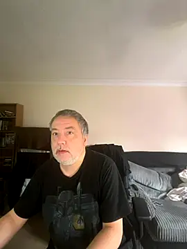 Snapshot of LondonTeffy chatting on October 10, 2025, 10:03 am LondonTeffy online show from October 10, 2025, 10:03 am