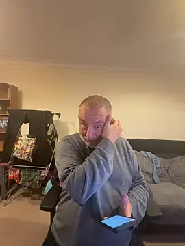 Snapshot of LondonTeffy chatting on October 14, 2025, 9:26 pm LondonTeffy online show from October 14, 2025, 9:26 pm