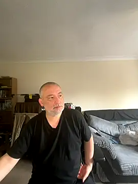 Snapshot of LondonTeffy chatting on October 17, 2025, 11:13 am LondonTeffy online show from October 17, 2025, 11:13 am