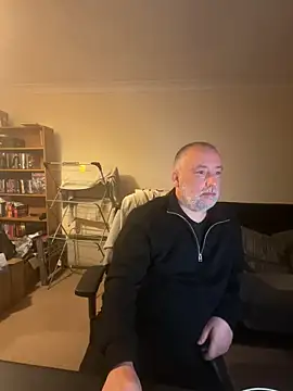 Snapshot of LondonTeffy chatting on October 21, 2025, 9:15 pm LondonTeffy online show from October 21, 2025, 9:15 pm