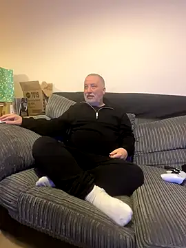 Snapshot of LondonTeffy chatting on October 23, 2025, 8:40 pm LondonTeffy online show from October 23, 2025, 8:40 pm