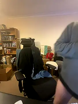 Snapshot of LondonTeffy chatting on October 27, 2025, 9:52 pm LondonTeffy online show from October 27, 2025, 9:52 pm