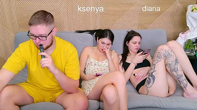 Snapshot of Ksenny chatting on March 16, 2026, 5:44 am Ksenny online show from March 16, 2026, 5:44 am