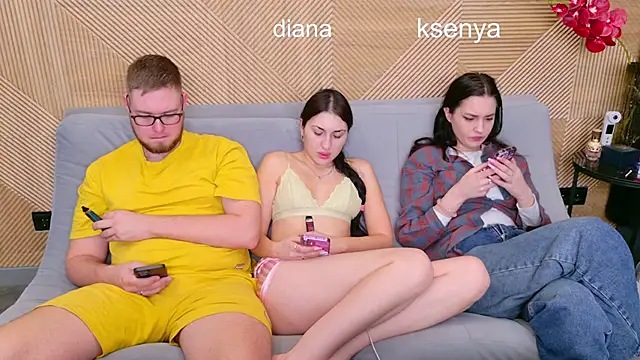 Snapshot of Ksenny chatting on March 25, 2026, 5:02 am Ksenny online show from March 25, 2026, 5:02 am