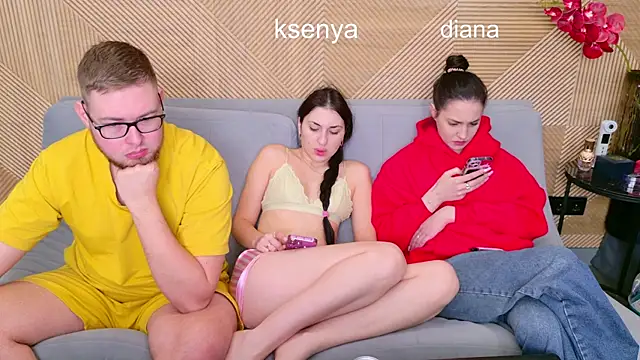 Snapshot of Ksenny chatting on March 26, 2026, 5:35 am Ksenny online show from March 26, 2026, 5:35 am