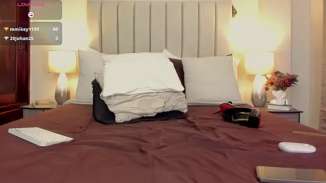 romina-brunette online show from March 10, 2026, 1:27 pm