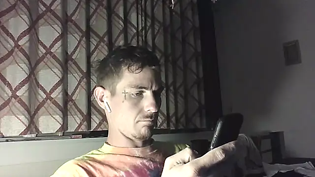 Snapshot of Paulhenry chatting on October 2, 2025, 2:07 am Paulhenry online show from October 2, 2025, 2:07 am