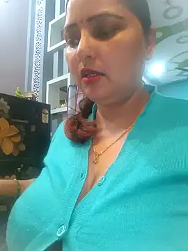 Snapshot of Dianaa9 chatting on February 6, 2025, 8:18 am Dianaa9 online show from February 6, 2025, 8:18 am