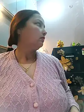 Snapshot of Dianaa9 chatting on February 7, 2025, 3:52 pm Dianaa9 online show from February 7, 2025, 3:52 pm