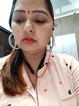 Snapshot of Dianaa9 chatting on February 26, 2025, 2:14 pm Dianaa9 online show from February 26, 2025, 2:14 pm