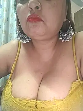 Snapshot of Dianaa9 chatting on October 6, 2025, 6:27 pm Dianaa9 online show from October 6, 2025, 6:27 pm