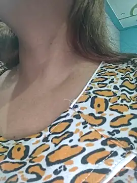 Snapshot of Dianaa9 chatting on October 7, 2025, 6:43 am Dianaa9 online show from October 7, 2025, 6:43 am