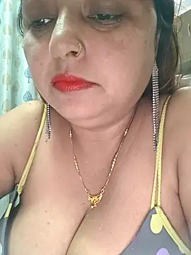 Snapshot of Dianaa9 chatting on October 17, 2025, 7:55 am Dianaa9 online show from October 17, 2025, 7:55 am