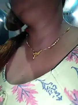 Snapshot of Dianaa9 chatting on October 24, 2025, 2:35 pm Dianaa9 online show from October 24, 2025, 2:35 pm