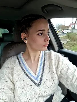 SophieCharm online show from November 26, 2025, 12:06 pm