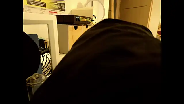 Snapshot of victoirenextdoor chatting on February 18, 2026, 9:11 pm victoirenextdoor online show from February 18, 2026, 9:11 pm