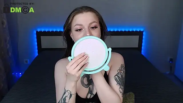 RonnieMilles online show from June 16, 2026, 12:13 am
