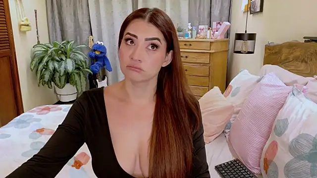 Abrilqueen online show from May 1, 2026, 12:15 am