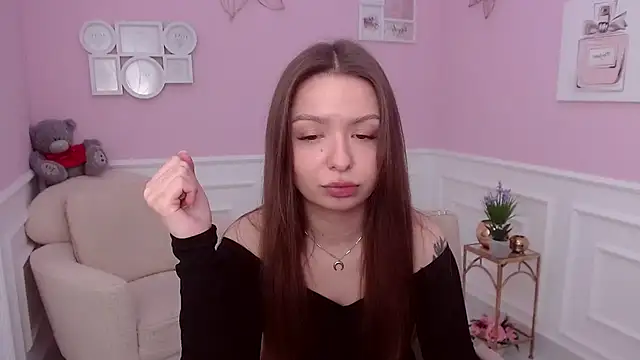 LucySkilar online show from December 19, 2024, 7:29 am