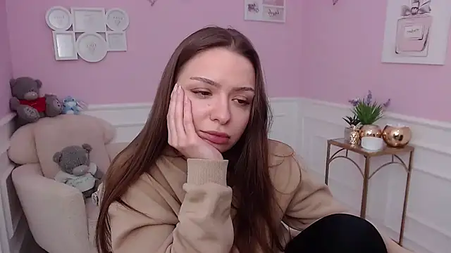 LucySkilar online show from December 14, 2025, 12:43 pm