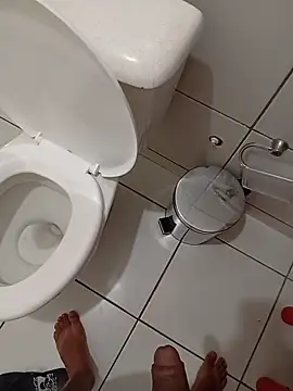 Snapshot of Herbert_motaZ chatting on February 6, 2026, 1:43 am Herbert motaZ online show from February 6, 2026, 1:43 am