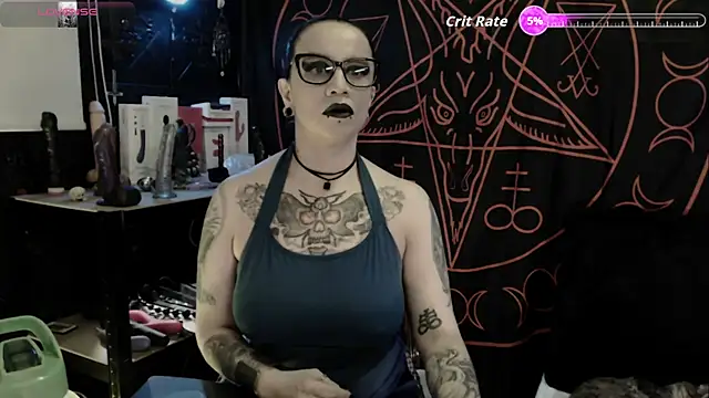 Snapshot of Evil_Queen_666 chatting on October 23, 2025, 5:29 am Evil Queen 666 online show from October 23, 2025, 5:29 am