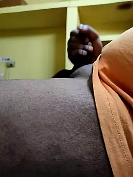 Brown Munda047 online show from October 3, 2025, 6:27 pm