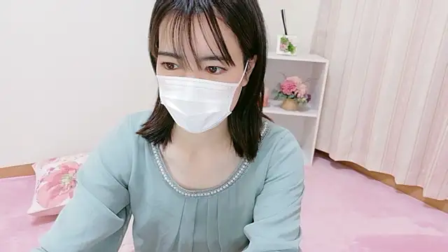 Snapshot of QoMeioQ chatting on October 24, 2025, 10:33 am QoMeioQ online show from October 24, 2025, 10:33 am