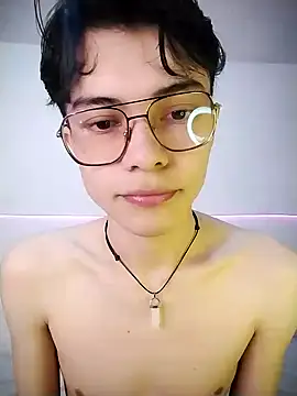 Dmitri Aksnes online show from December 1, 2025, 8:36 pm