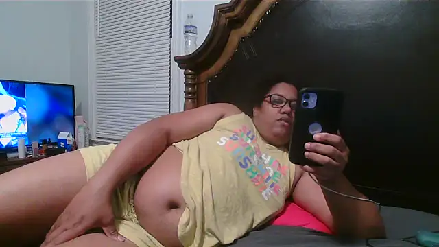 ebonyred online show from December 31, 2024, 1:57 am