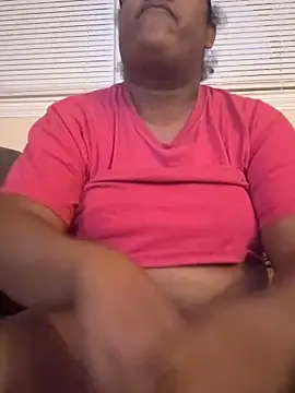 Snapshot of ebonyred chatting on February 8, 2026, 11:30 pm ebonyred online show from February 8, 2026, 11:30 pm