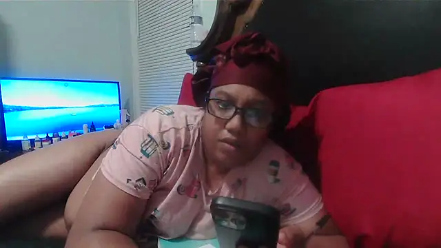 Snapshot of ebonyred chatting on February 12, 2026, 1:00 am ebonyred online show from February 12, 2026, 1:00 am