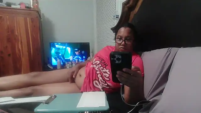 Snapshot of ebonyred chatting on March 13, 2026, 12:50 am ebonyred online show from March 13, 2026, 12:50 am