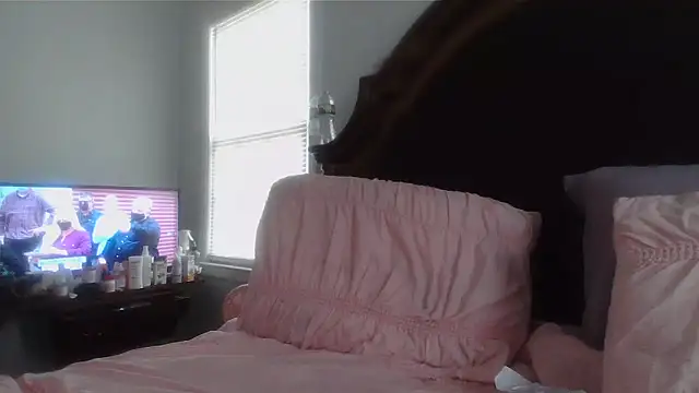 ebonyred online show from May 9, 2026, 4:34 pm