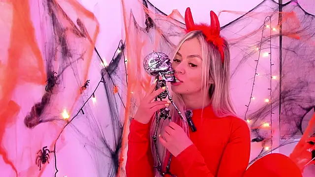 Snapshot of nicole_valencia_ chatting on October 27, 2025, 10:52 am nicole valencia  online show from October 27, 2025, 10:52 am