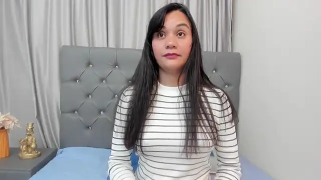 mariiana murillo01 online show from January 3, 2025, 2:43 am