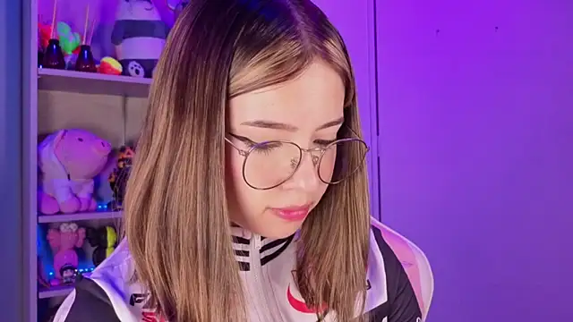 EmilyMiller  online show from February 19, 2026, 4:03 pm