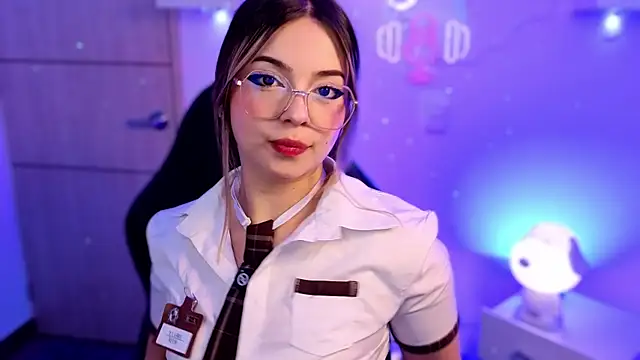 EmilyMiller  online show from June 24, 2026, 3:22 pm