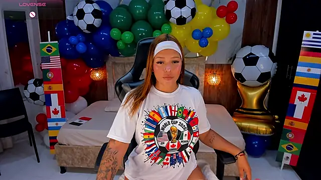mia 18v online show from June 12, 2026, 8:08 pm